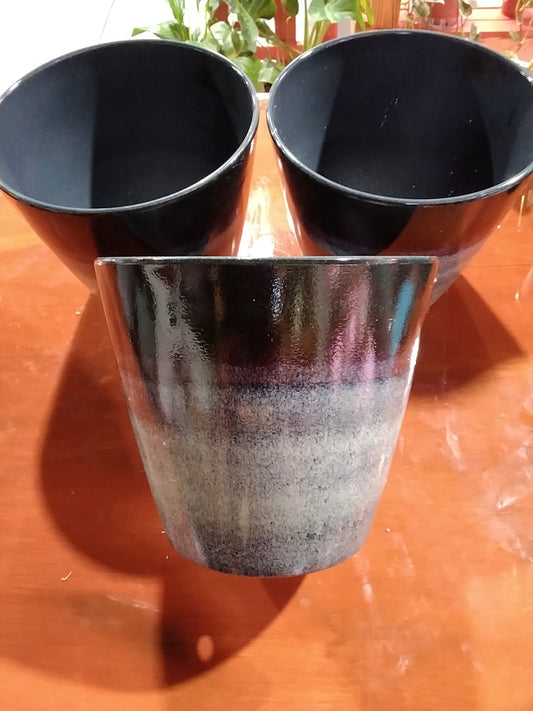 8" Plastic Blue Pot