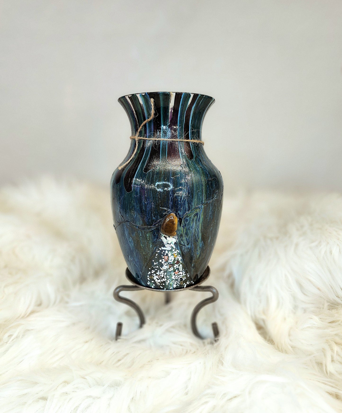 (Blue, Sea Green, Black, Brown with * Rock & Gem accents) 5"W x 8"H
